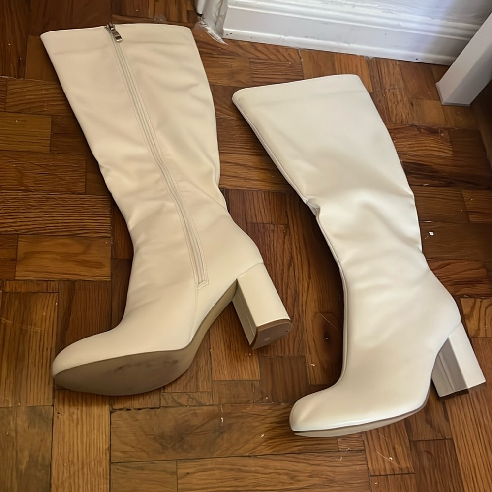 White boots brand new size 8